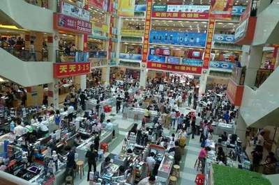 山寨机的“百货商店” 那些年，我们手中无所不能的“万能手机”